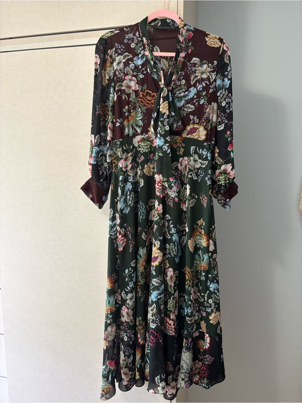 Zara Woman size M Floral Tie-Neck Midi Dress in Dark Green and Burgundy - Picture 2 of 6